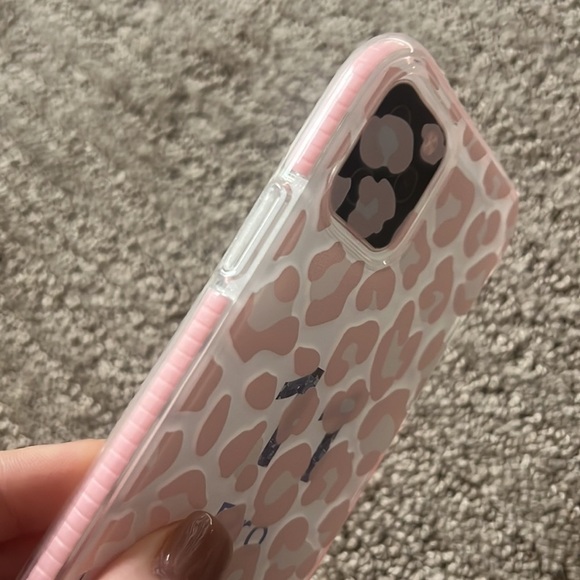 BRAND NEW - pink cheetah iPhone case - Picture 5 of 6